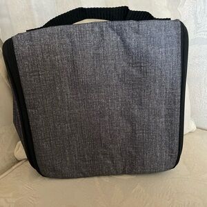 Thirty-One Hanging Travel Case